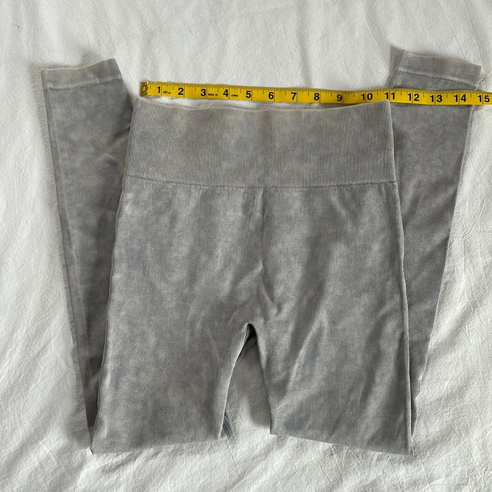 LIV athletic leggings